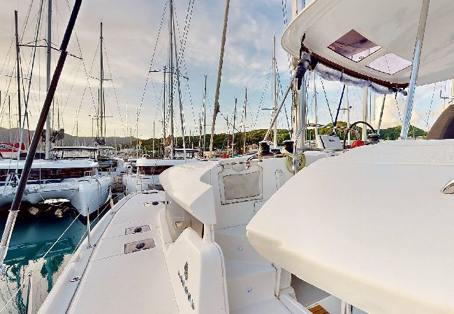 Boot in Saint Barthélemy - Catamaran Lagoon 46 Croisière avec Skipper SB Boot in Saint Barthélemy - Catamaran Lagoon 46 Croisière avec Skipper SB