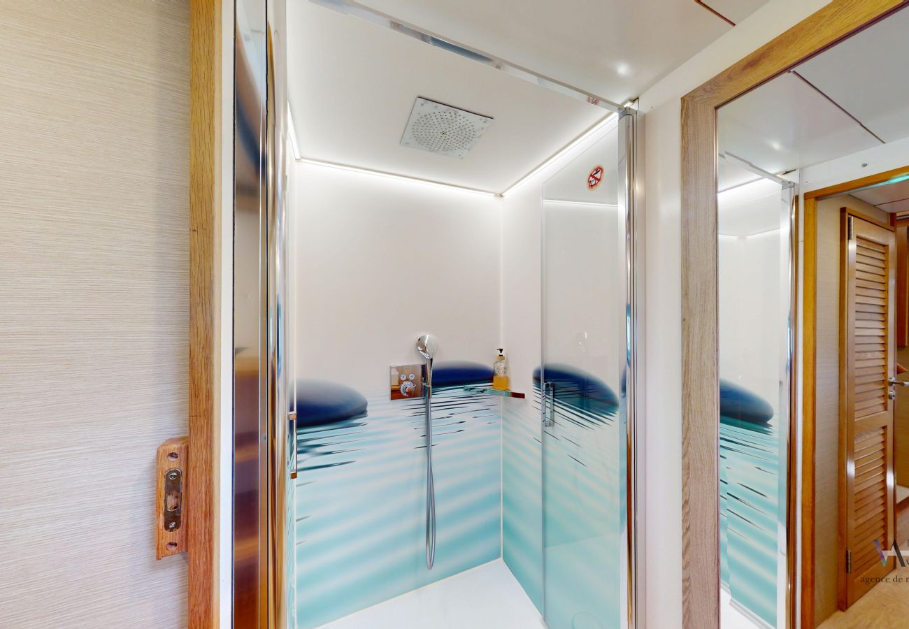 Ferienhaus in Les Trois-Ilets - STAY-Ô Lodge flottant avec spa et vue 360