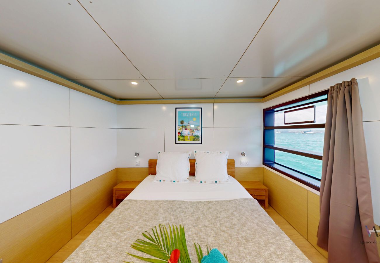 Ferienhaus in Les Trois-Ilets - STAY-Ô Lodge flottant avec spa et vue 360