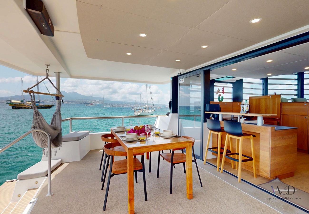 Ferienhaus in Les Trois-Ilets - STAY-Ô Lodge flottant avec spa et vue 360