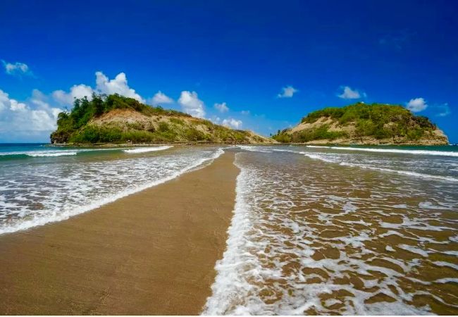 Bungalow en Sainte-Marie - 2 Bungalows avec Piscine Bungalow en Sainte-Marie - 2 Bungalows avec Piscine