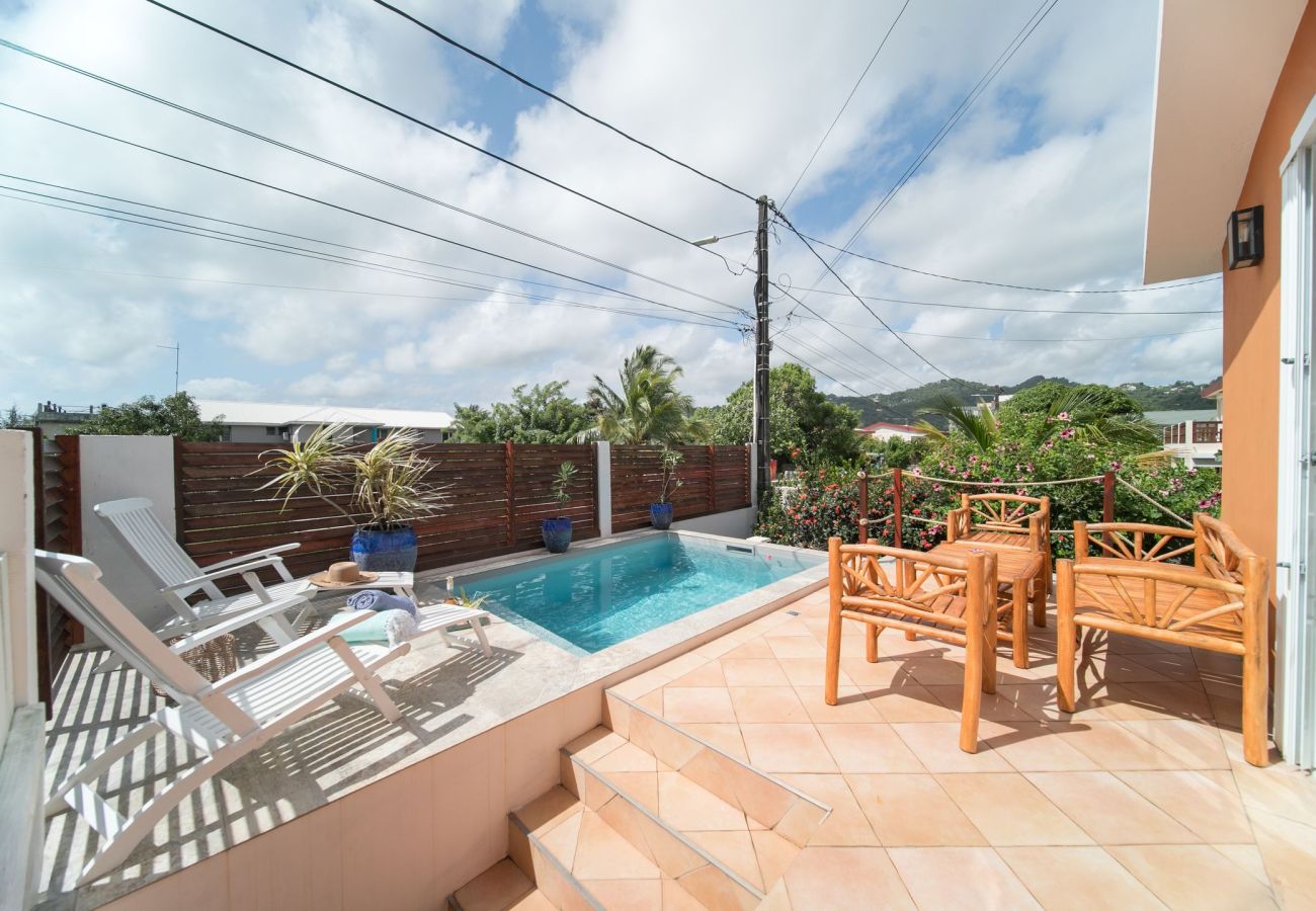 Villa en Le Robert - Coconut Bay House avec Piscine et Jacuzzi