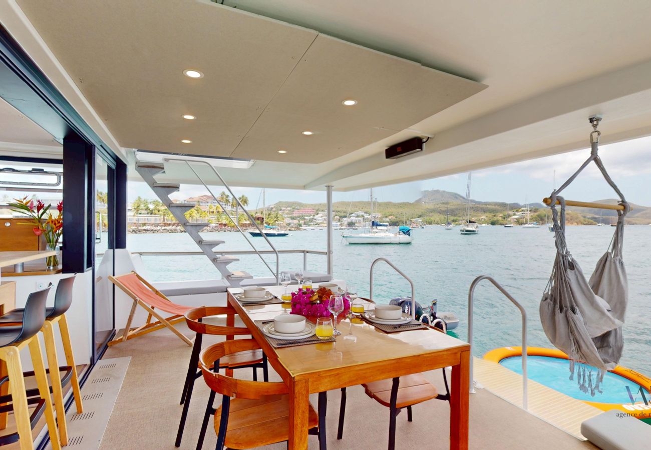 Casa en Les Trois-Ilets - STAY-Ô Lodge flottant avec spa et vue 360