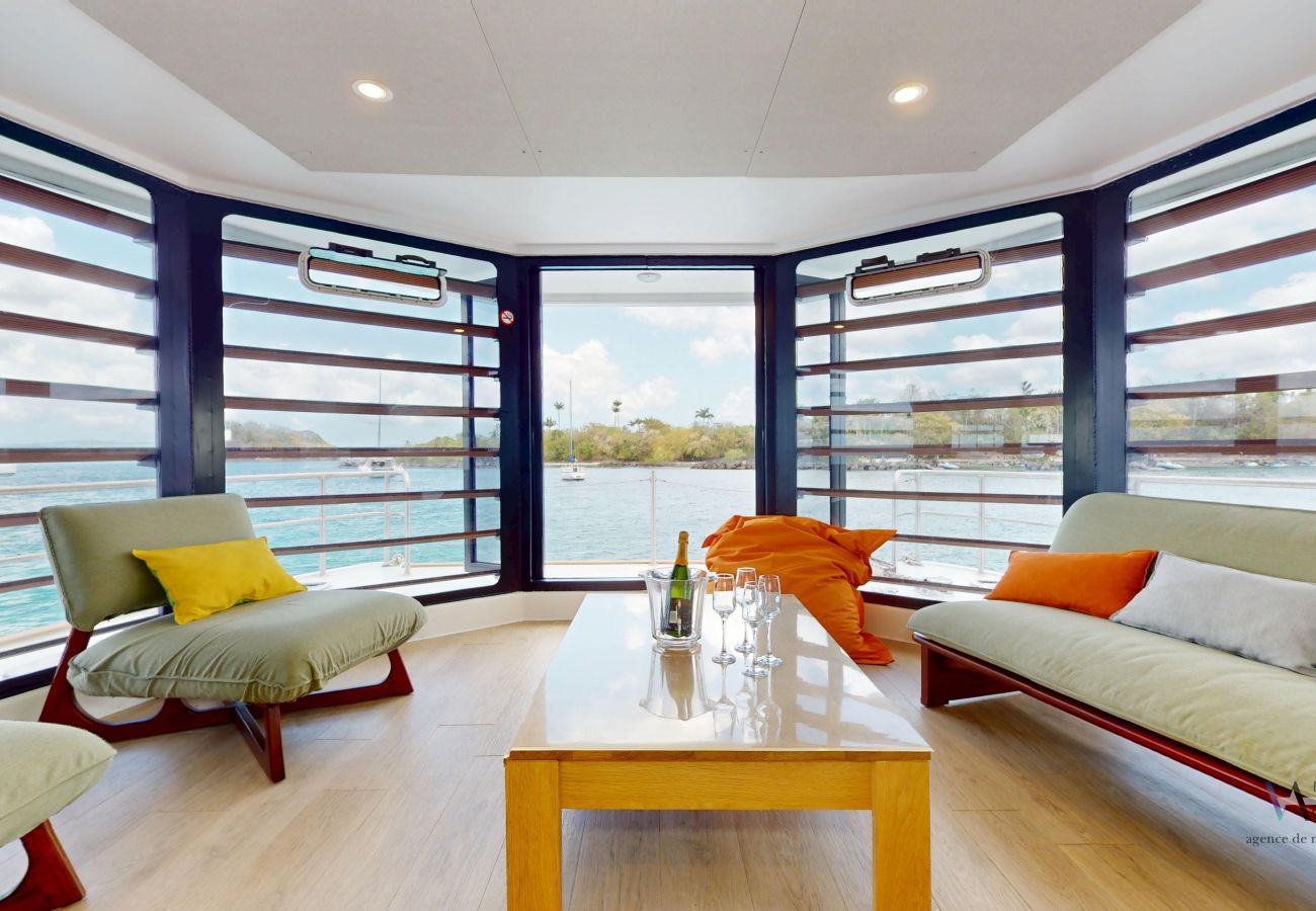 Casa en Les Trois-Ilets - STAY-Ô Lodge flottant avec spa et vue 360