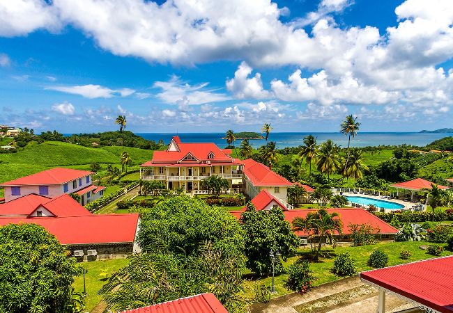 Bungalow a Sainte-Marie - Bungalow avec piscine au cœur de la campagne Vert Bungalow a Sainte-Marie - Bungalow avec piscine au cœur de la campagne Vert