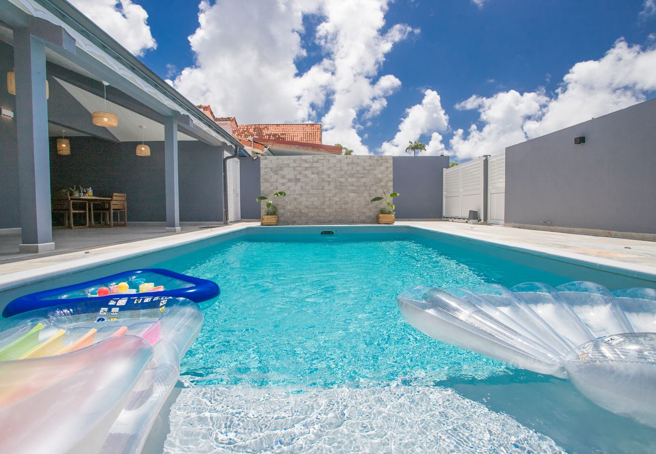 Villa à Sainte-Anne - Villa L'Or de Belfond - Piscine & Plage à Pied