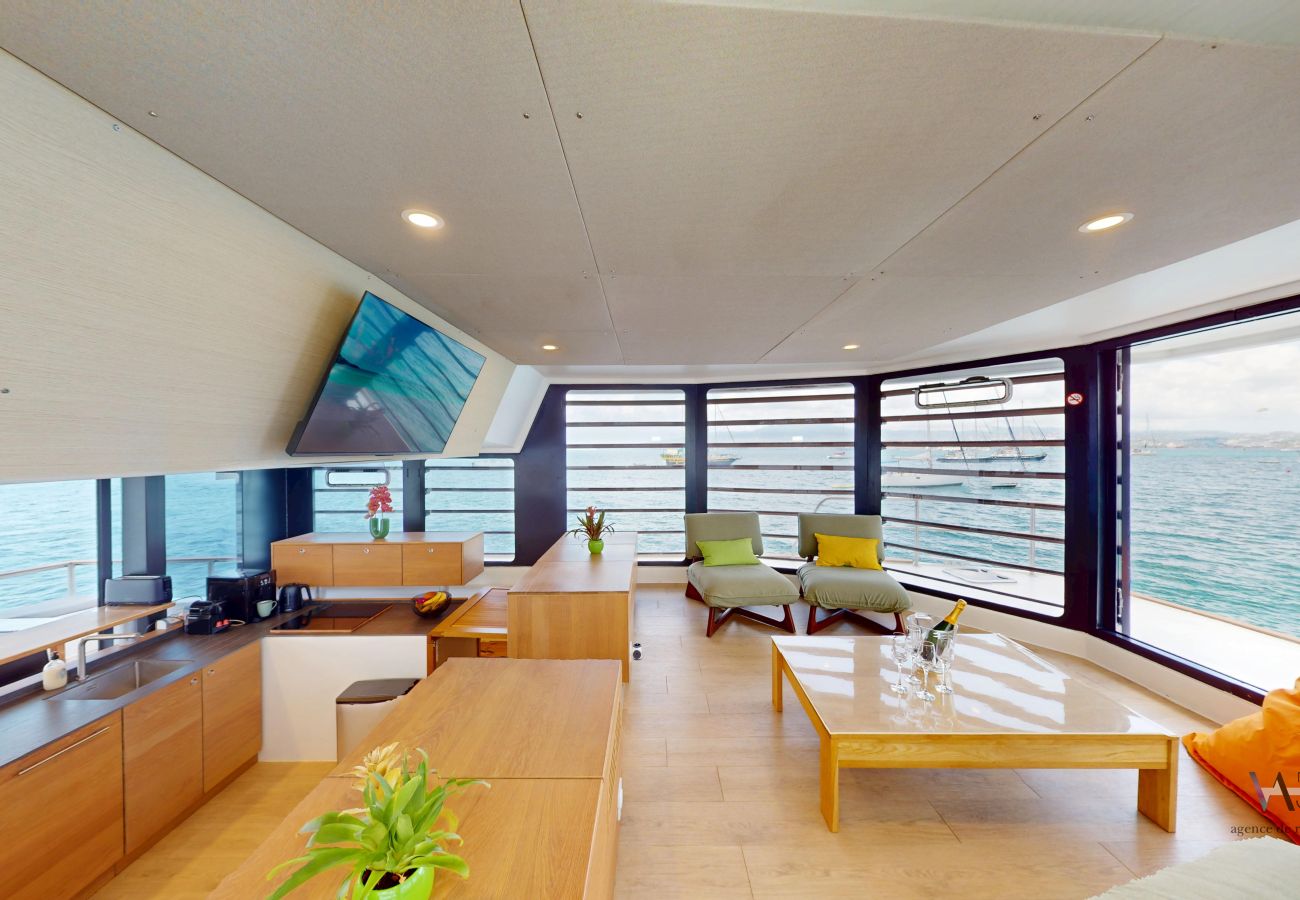 Maison à Les Trois-Ilets - STAY-Ô Lodge flottant avec spa et vue 360