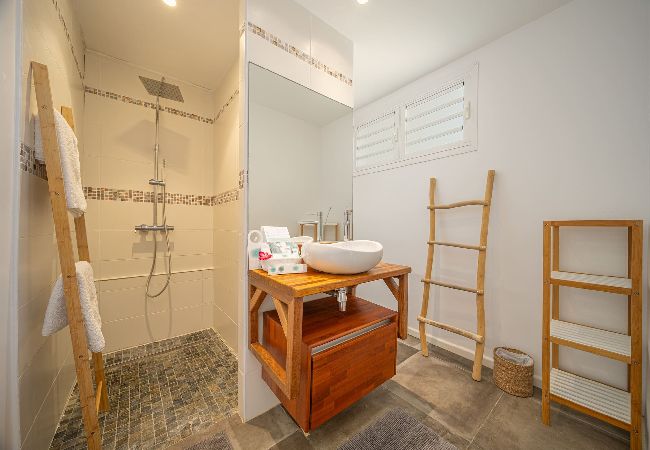 Villa em Sainte-Luce - Villa Serenity: Piscine, Confort et Plage à 5 min Villa em Sainte-Luce - Villa Serenity: Piscine, Confort et Plage à 5 min