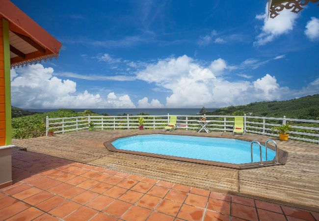 Bungalow em Sainte-Marie - Bungalow avec piscine au cœur de la campagne Vert Bungalow em Sainte-Marie - Bungalow avec piscine au cœur de la campagne Vert